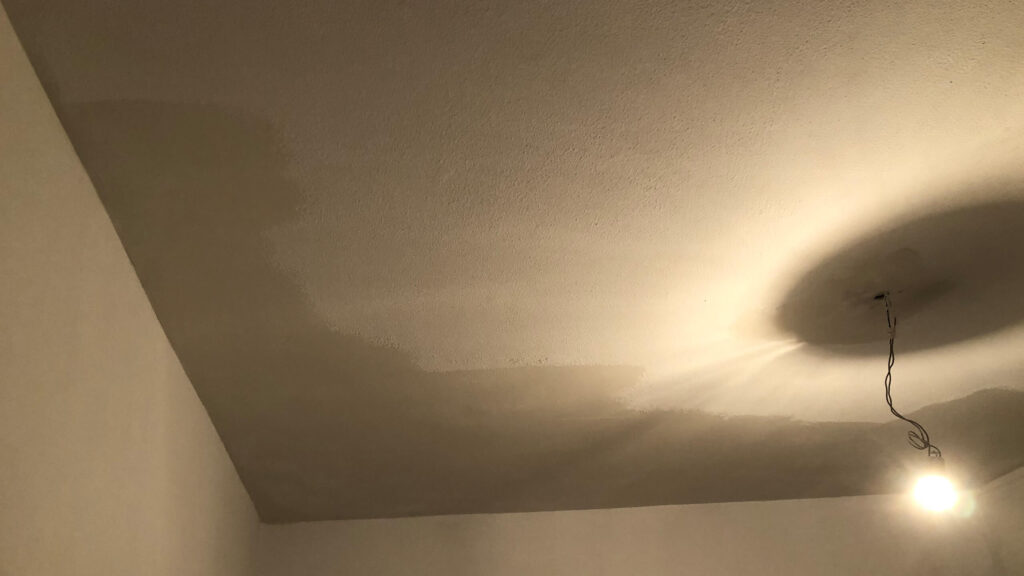 Popcorn ceiling removal - Step-by-step guide to removing a popcorn ceiling